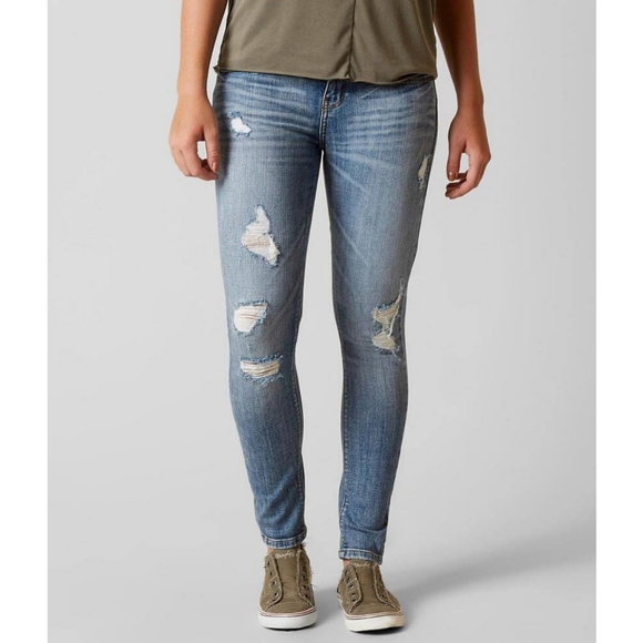 DAYTRIP | Refined Virgo Skinny Distressed | 25 - Picture 7 of 7